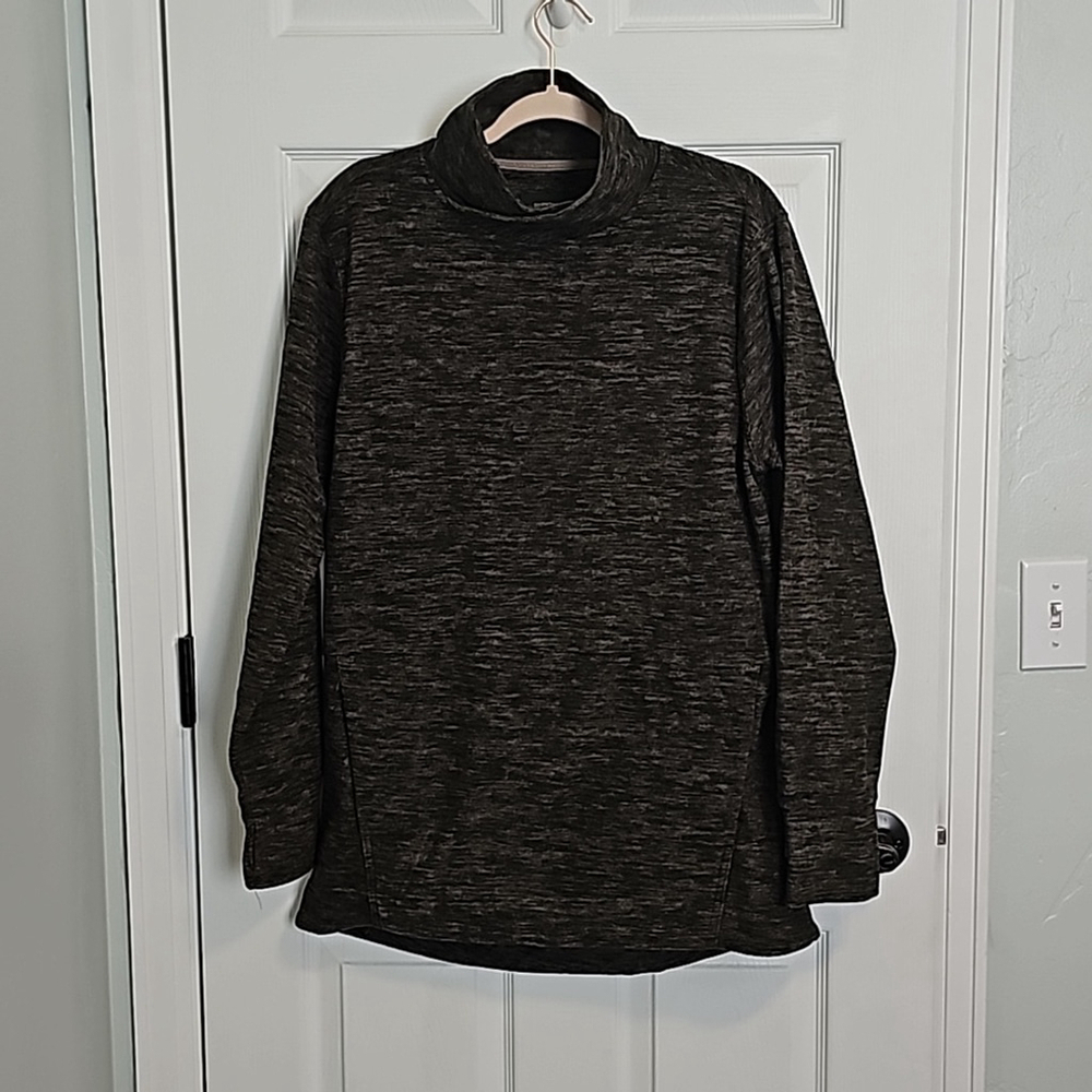 NWOT fleece pullover. Large